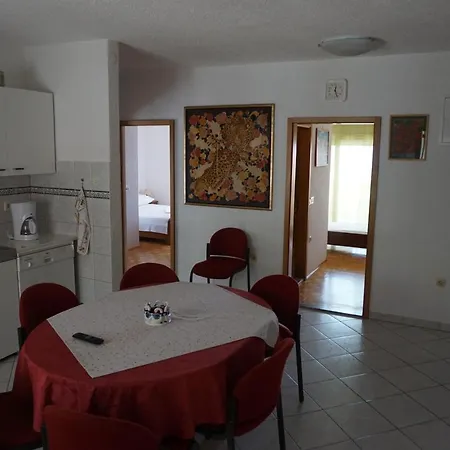 Spacious Comfort Apartman Duće
