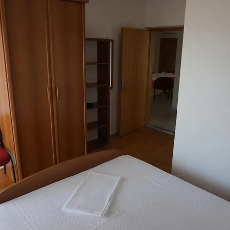 Spacious Comfort Duce