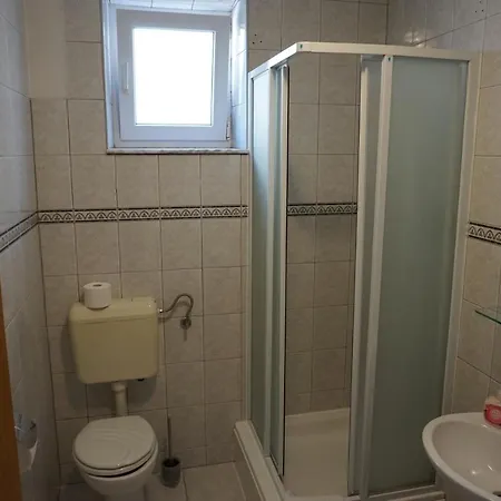 Spacious Comfort Duce